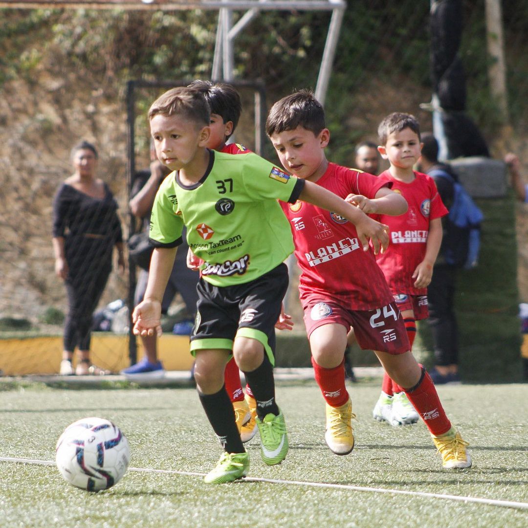 La emoción continúa en la Liga Distrital Diamante y Platino