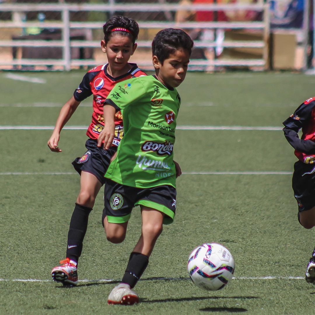 FOOTBALL PLAYERS ACADEMY DESTACÓ EN CINCO CATEGORIAS