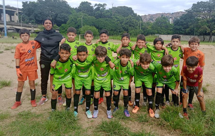 FOOTBALL PLAYERS ACADEMY VOLVIÓ A DESTACAR EN LA LIGA TITANIO