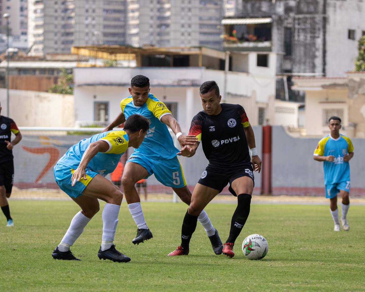 Deportivo Miranda empató como local