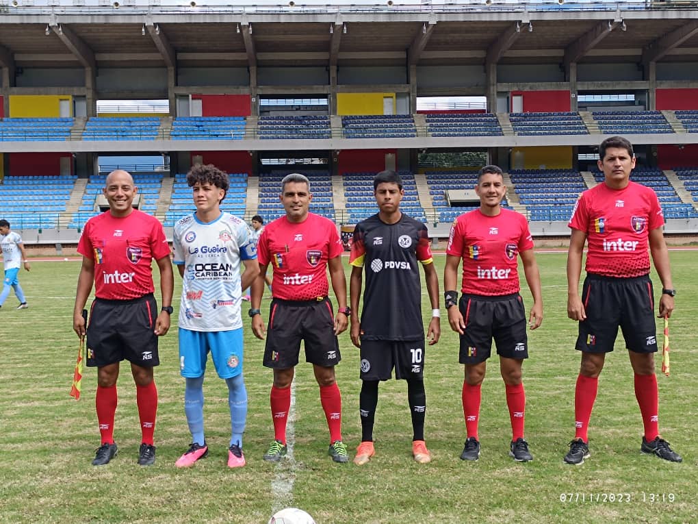 Johan Jauregui es un árbitro capitalino que educa en escuelas y canchas