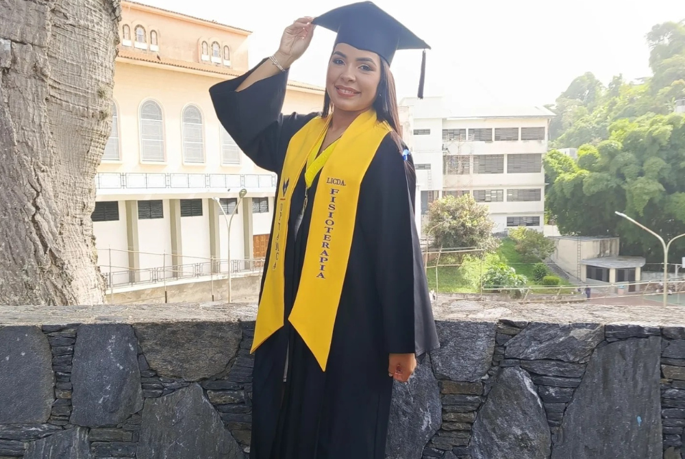 Árbitra capitalina Hayneed Rodriguez se graduó de fisioterapista en UPTAMCA