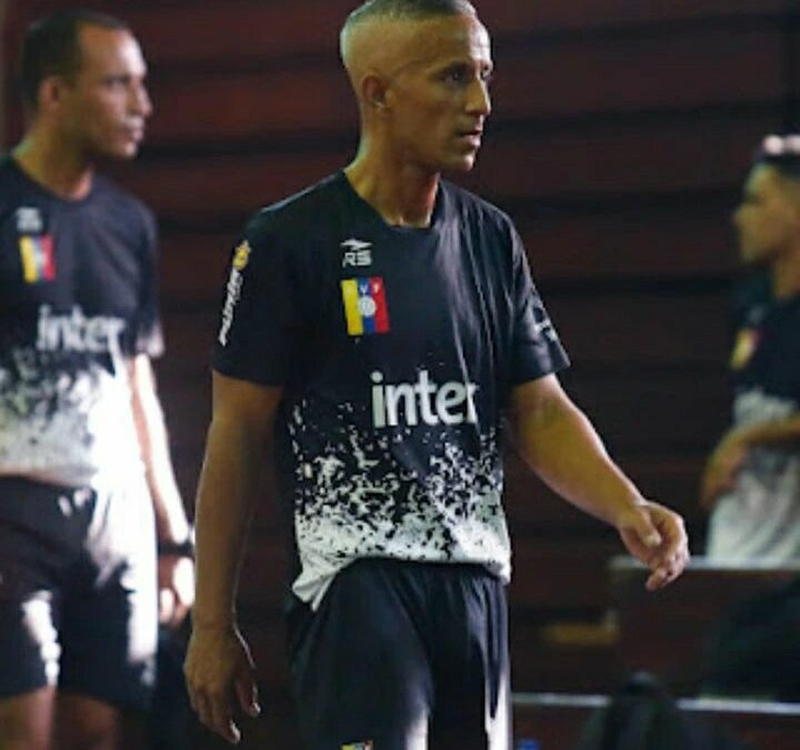 Anderson González representará al Arbitraje Capitalino en Fase Final de Liga FUTVE Playa en Monagas