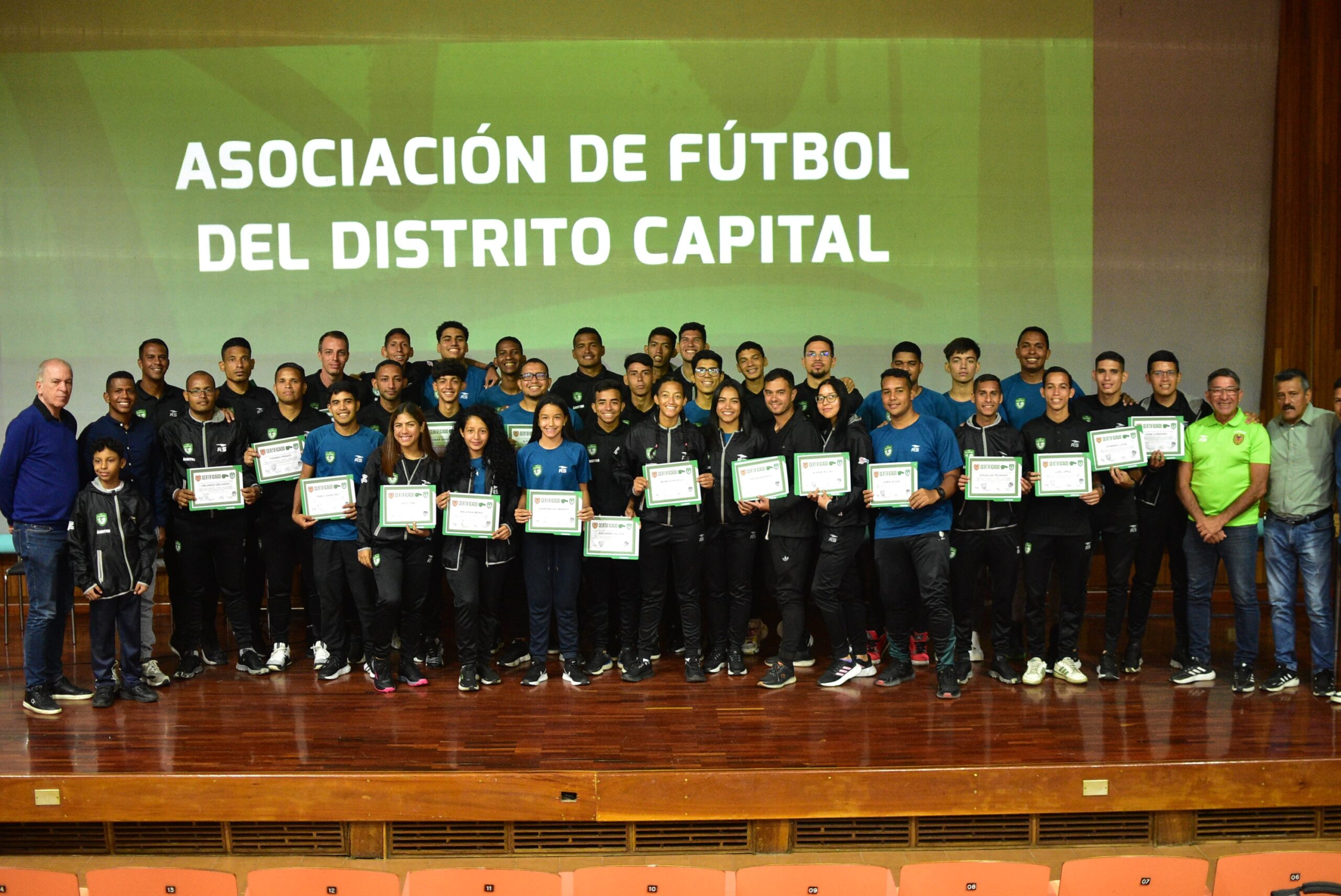 Curso de Iniciación Arbitral en Fútbol Campo cerró con entrega de Certificados