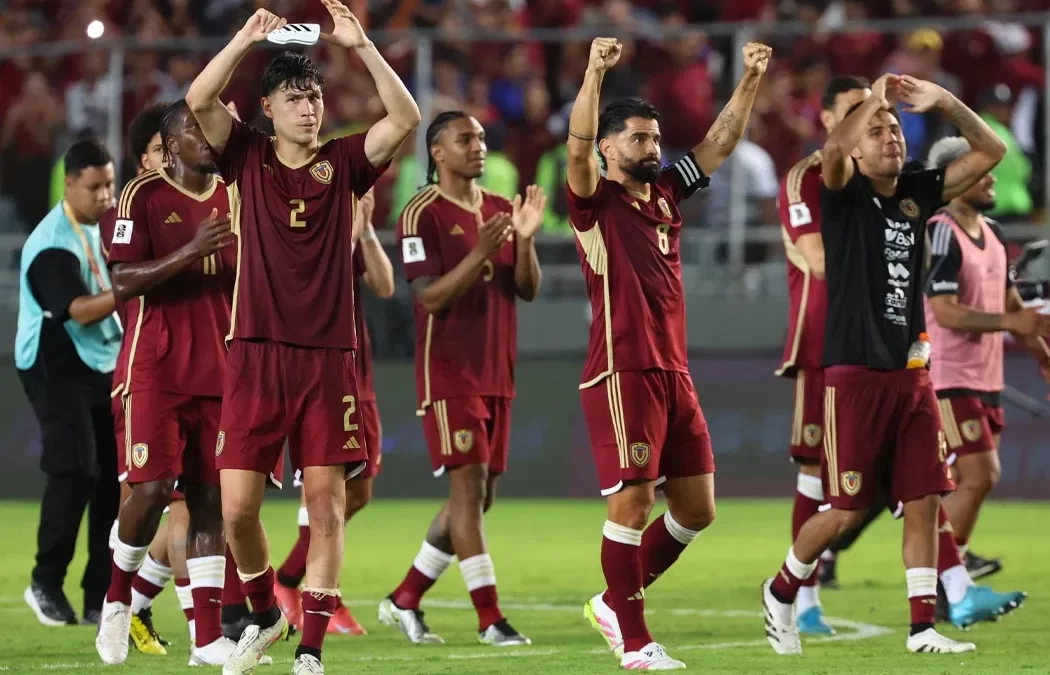 Venezuela firme en puesto de repechaje mundial al tomar desquite de Bolivia