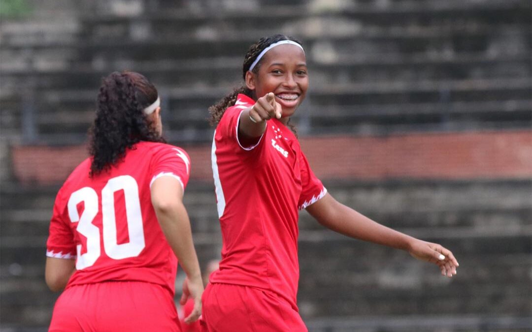 Avileñas mantienen el ritmo en la Liga FUTVE Fem tras imponerse a granates