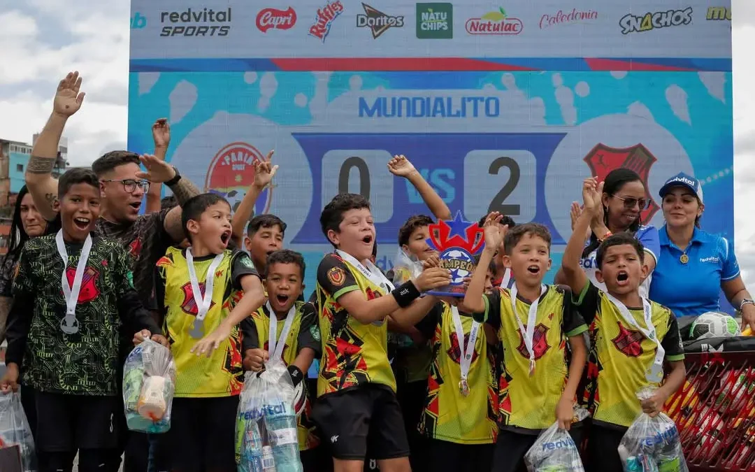 Mundialito Redvital-Makro fue un éxito en convocatoría, alegría y fútbol del bueno