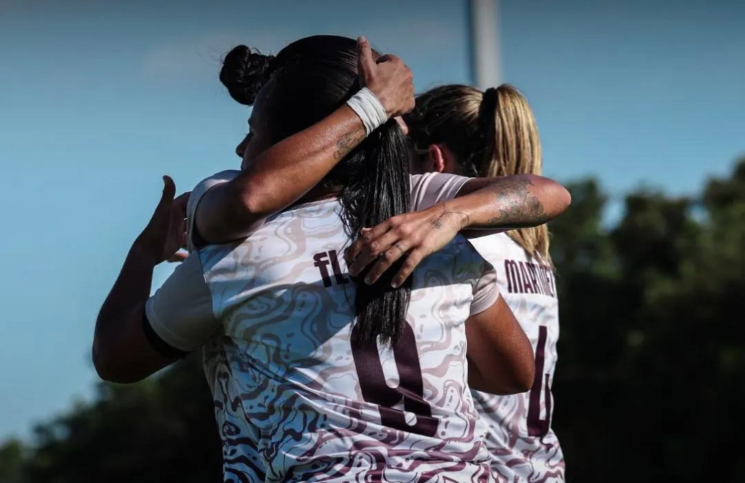 Vinotinto Femenina