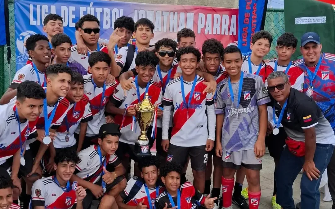 Liga Jonathan Parra tiene sus flamantes campeones tras finales de ensueño