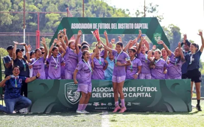 Liga Distrital Esmeralda cuenta con sus nuevas reinas en cinco categorias