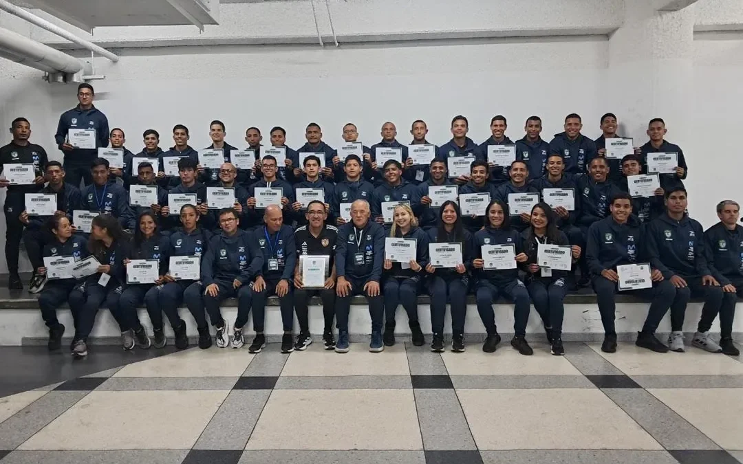 Árbitros de fútbol campo completaron Curso de Actualización CNA – FVF